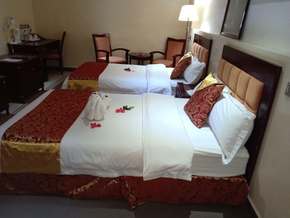 Falcon Heights Hotel Nanyuki Extérieur photo