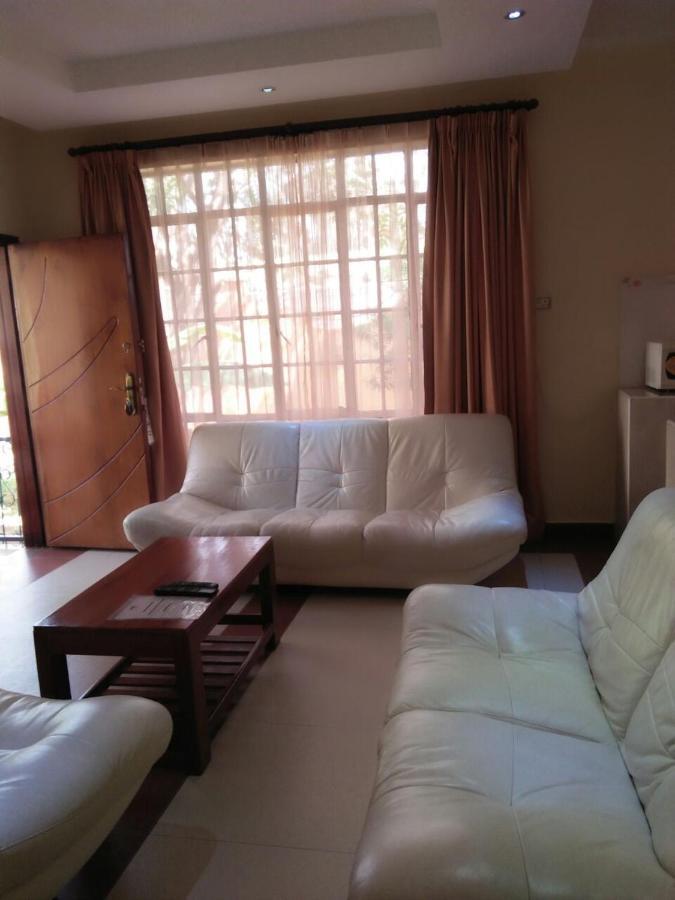 Falcon Heights Hotel Nanyuki Extérieur photo